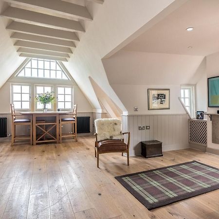 Appartamento Amazing Penthouse, Stunning Views, Castle 2 Mins Edimburgo Esterno foto