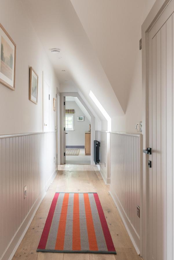 Appartamento Amazing Penthouse, Stunning Views, Castle 2 Mins Edimburgo Esterno foto