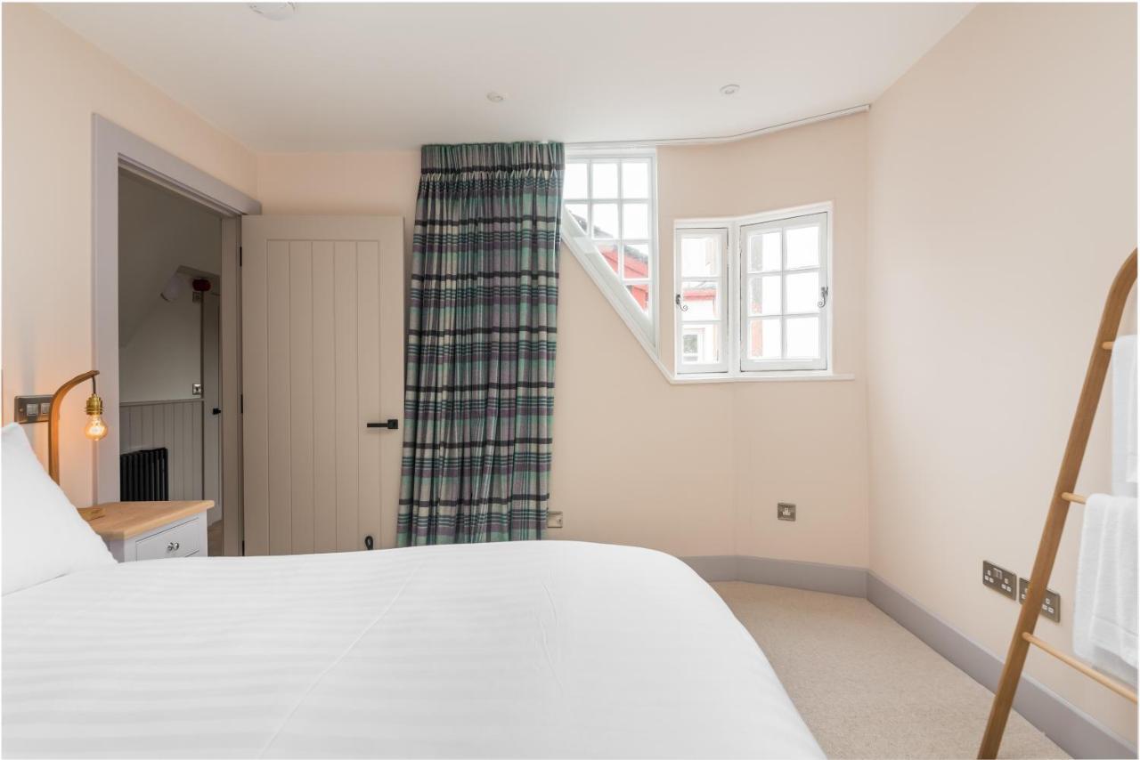 Appartamento Amazing Penthouse, Stunning Views, Castle 2 Mins Edimburgo Esterno foto