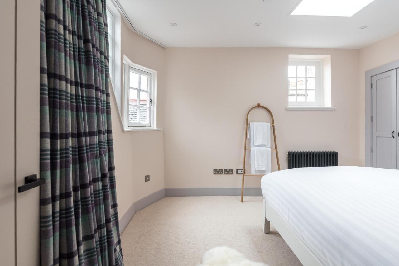 Appartamento Amazing Penthouse, Stunning Views, Castle 2 Mins Edimburgo Esterno foto