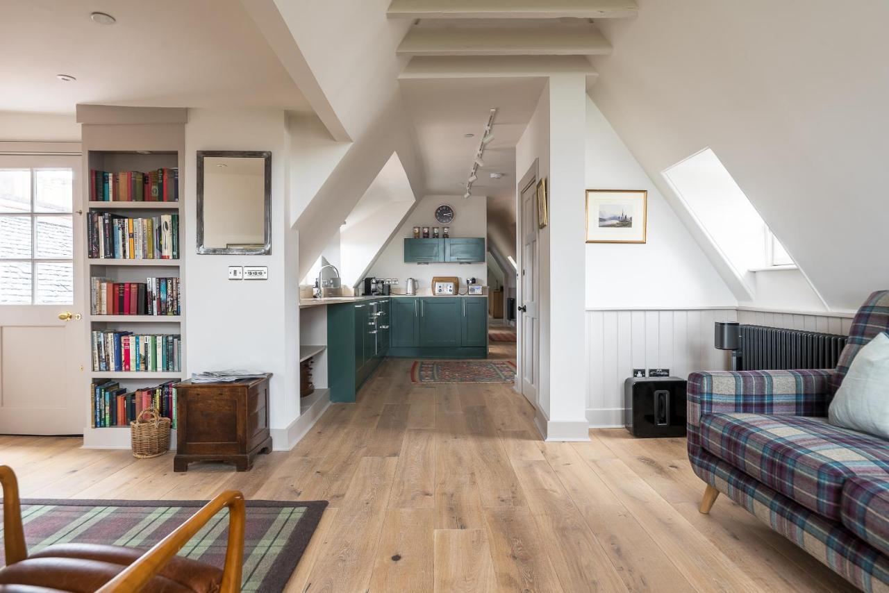 Appartamento Amazing Penthouse, Stunning Views, Castle 2 Mins Edimburgo Esterno foto