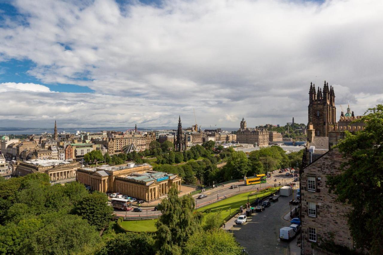 Appartamento Amazing Penthouse, Stunning Views, Castle 2 Mins Edimburgo Esterno foto